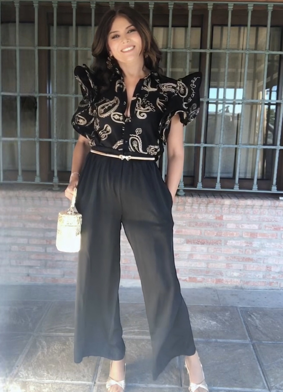 FA Blusa negra bordada